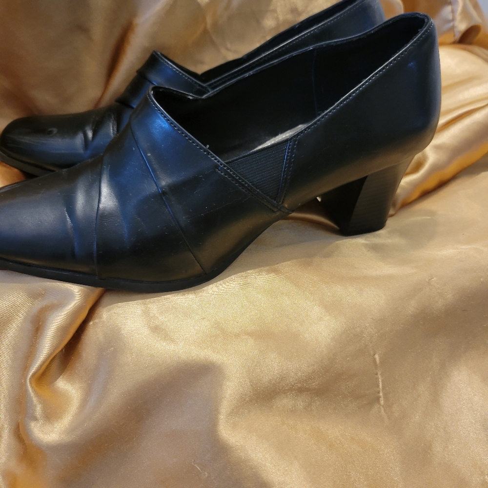 Shoes - Picture 2 of 2